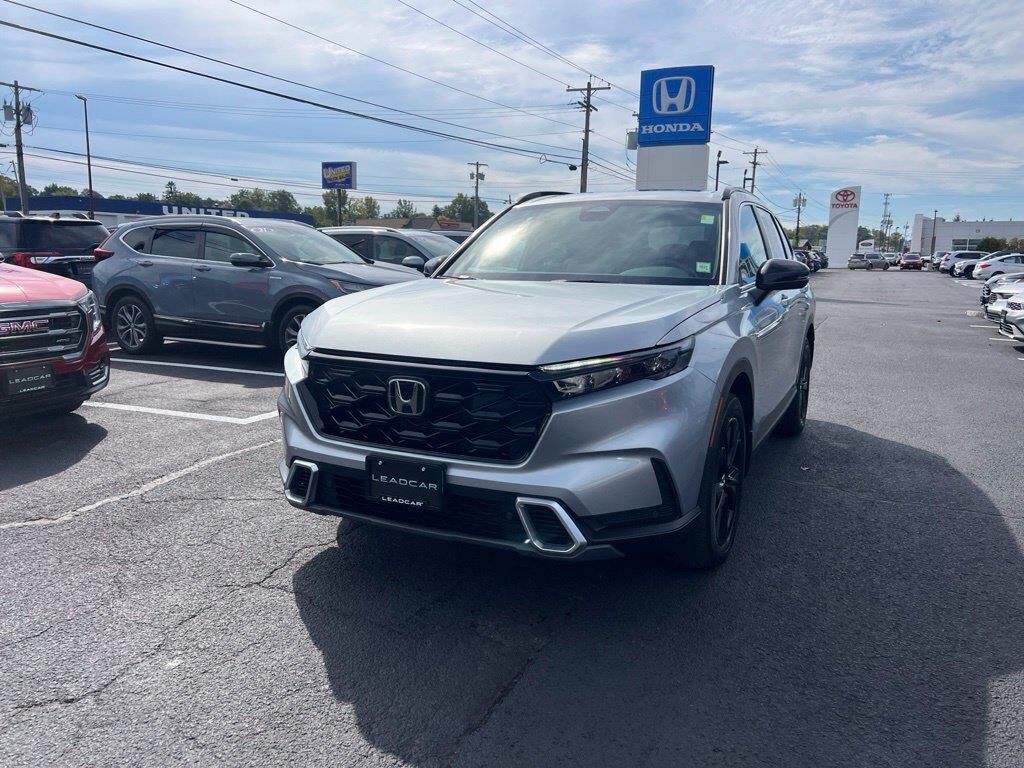 2025 Honda CR-V Hybrid Sport Touring — photo 1 of 13