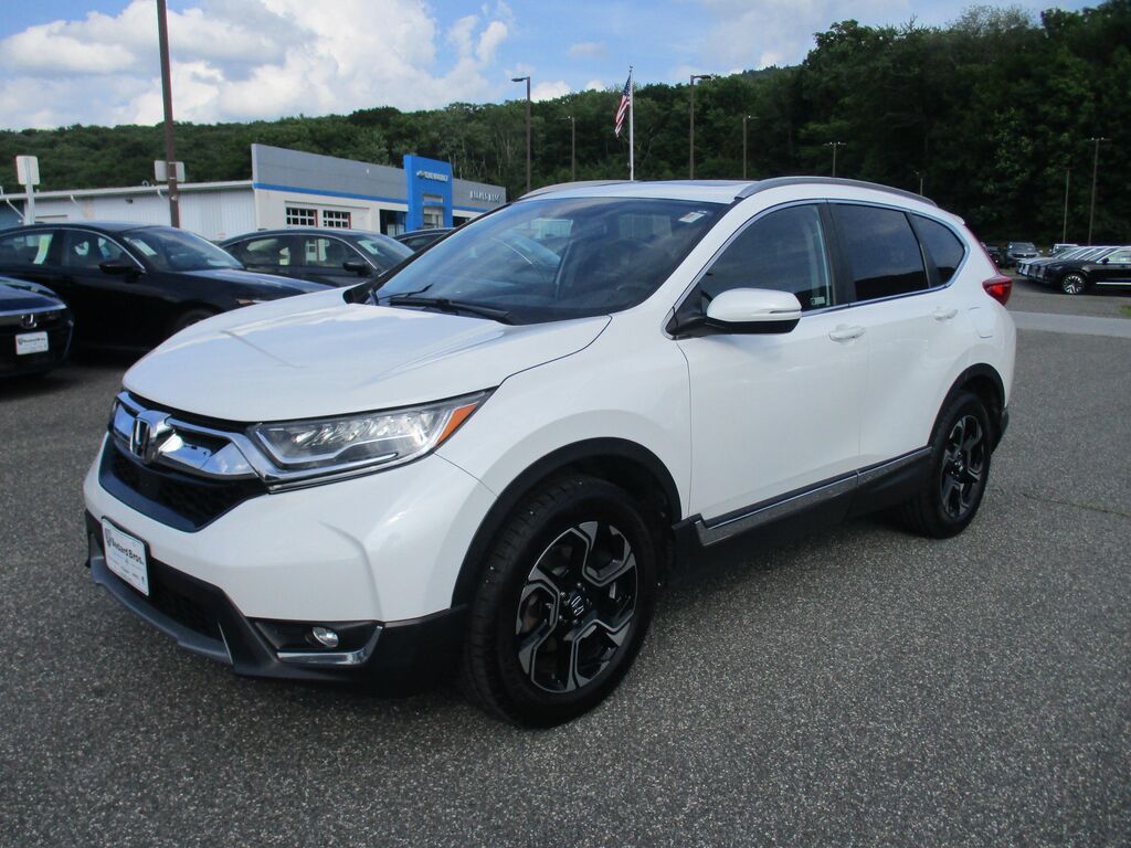 2019 Honda CR-V Touring — photo 1 of 13