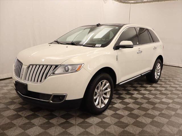 2013 Lincoln MKX Base — photo 1 of 12