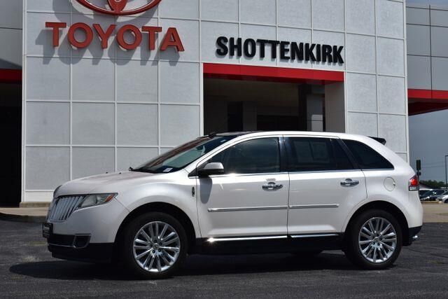 2013 Lincoln MKX Base — photo 1 of 13