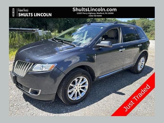 2013 Lincoln MKX Base — photo 1 of 13