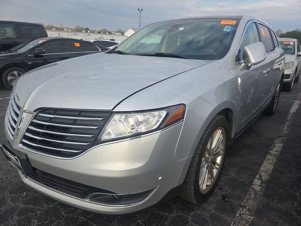 2018 Lincoln MKT Reserve — photo 1 of 1