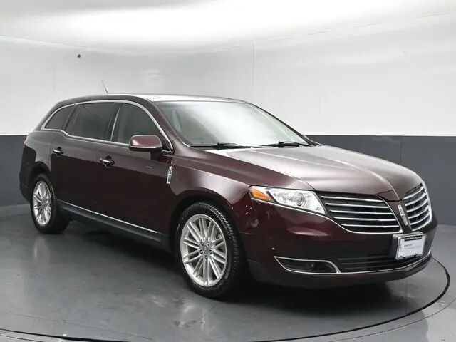2019 Lincoln MKT Reserve — photo 1 of 29