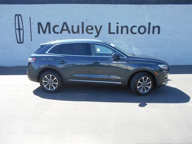 2023 Lincoln Nautilus Standard — photo 1 of 26
