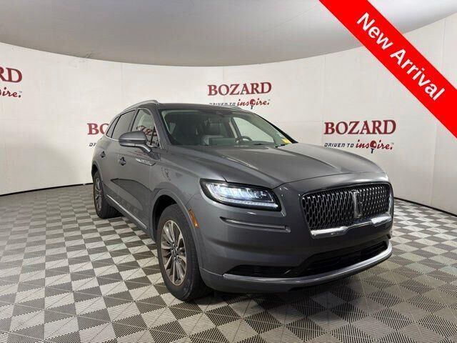 2023 Lincoln Nautilus Standard — photo 1 of 26