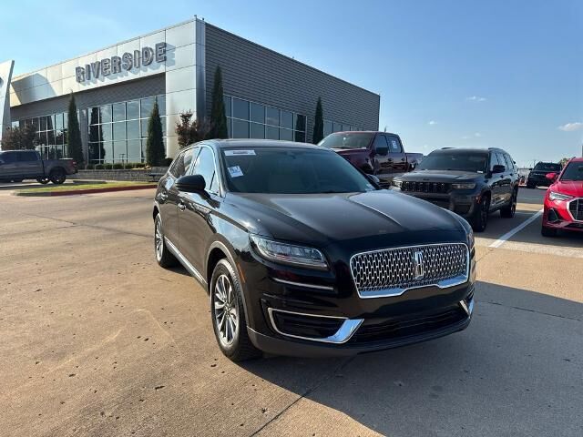 2020 Lincoln Nautilus Standard — photo 1 of 13