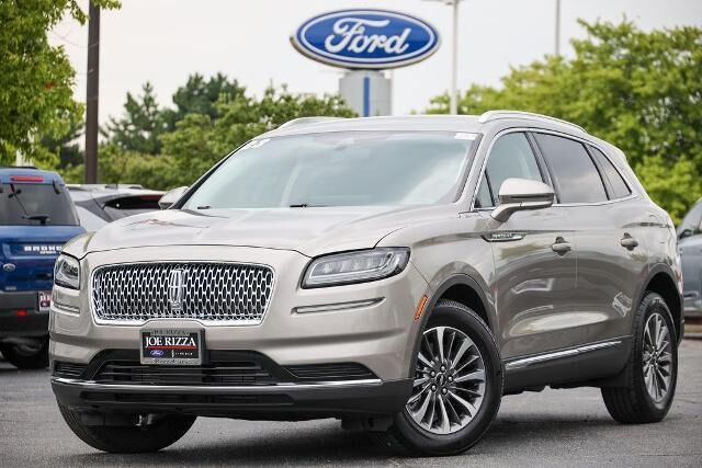 2023 Lincoln Nautilus Standard — photo 1 of 26