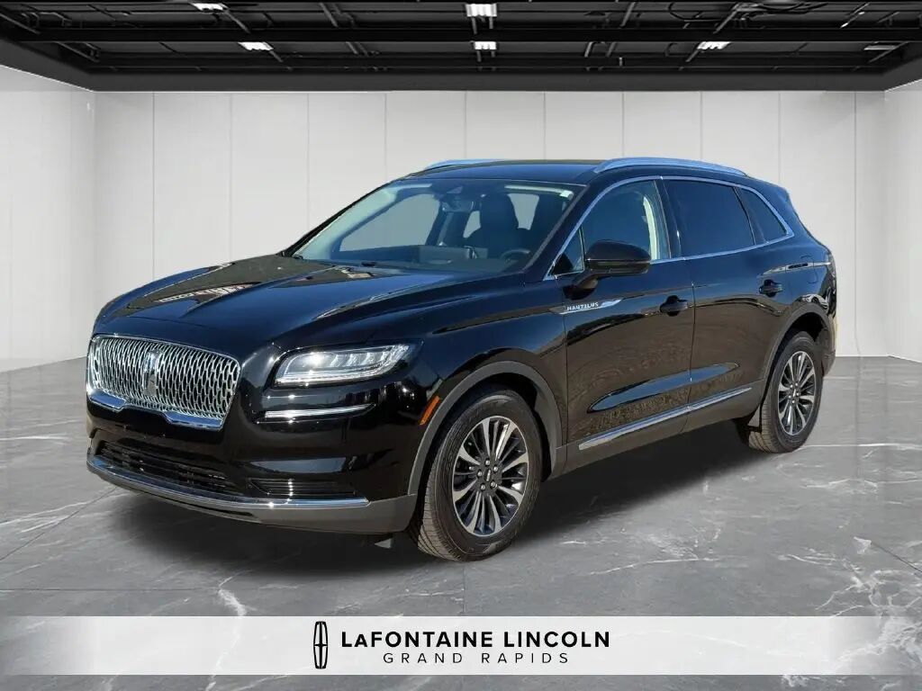 2023 Lincoln Nautilus Standard — photo 1 of 13