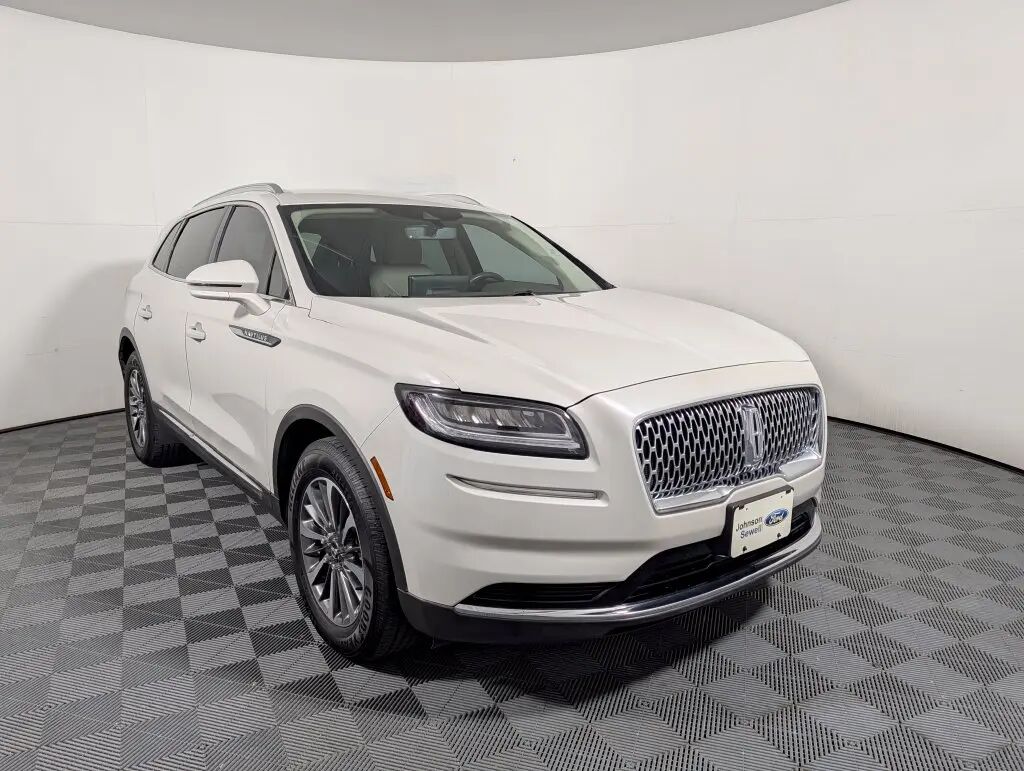 2023 Lincoln Nautilus Standard — photo 1 of 13
