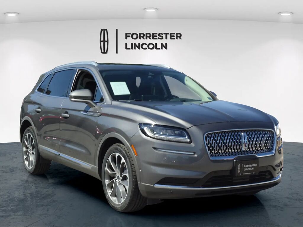 2023 Lincoln Nautilus Reserve — photo 1 of 13