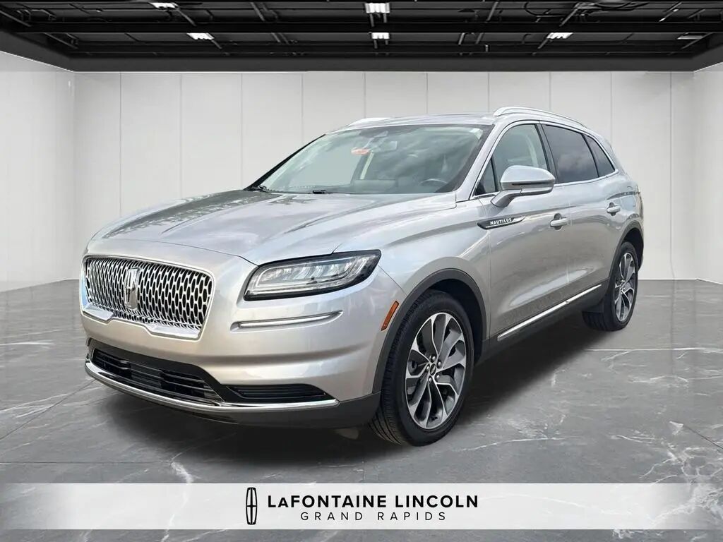 2023 Lincoln Nautilus Reserve — photo 1 of 13