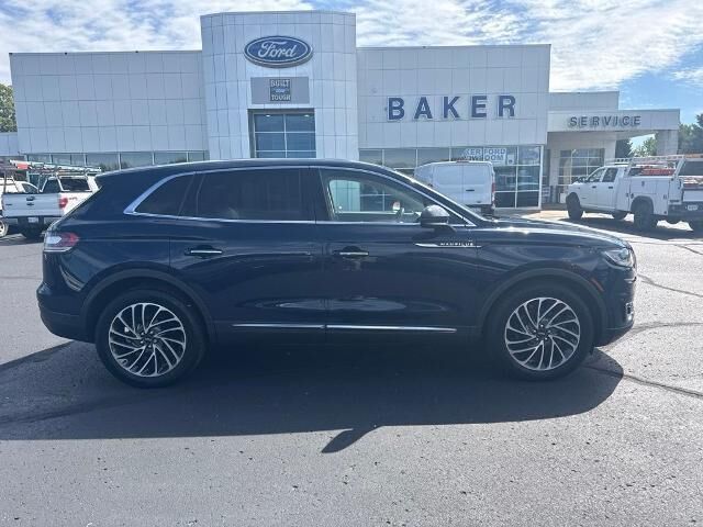 2019 Lincoln Nautilus Reserve — photo 1 of 13