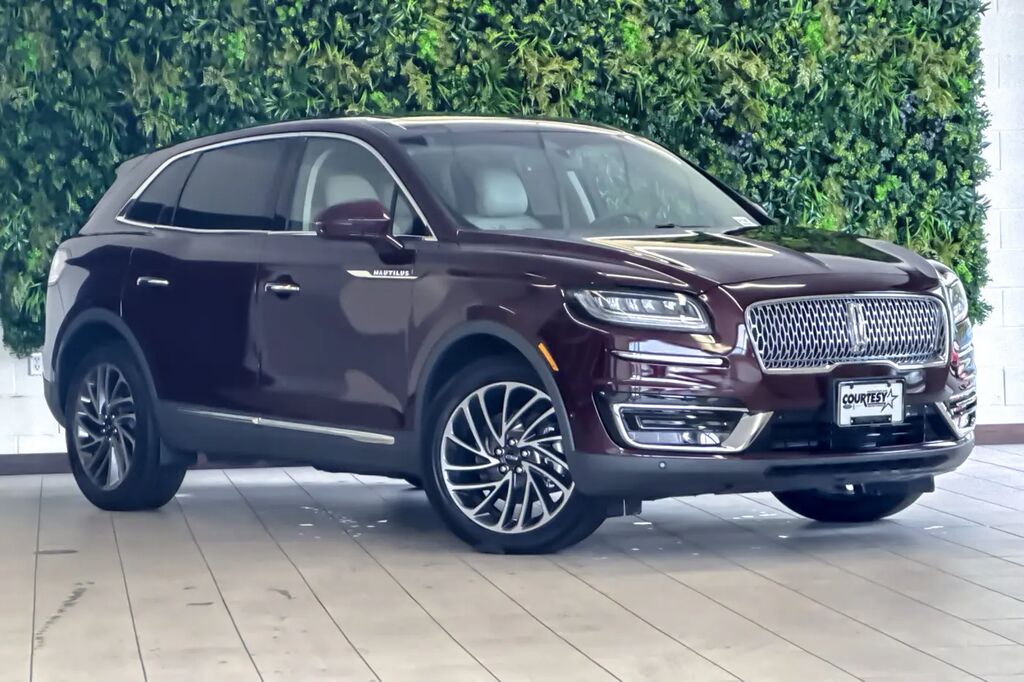 2019 Lincoln Nautilus Reserve — photo 1 of 13