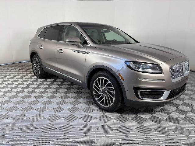 2019 Lincoln Nautilus Reserve — photo 1 of 13