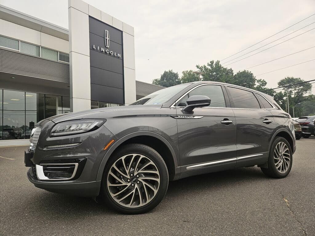 2019 Lincoln Nautilus Reserve — photo 1 of 15