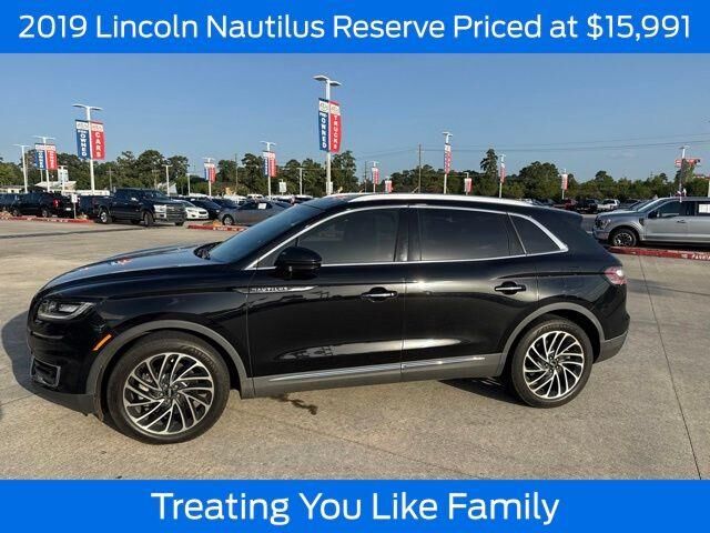 2019 Lincoln Nautilus Reserve — photo 1 of 8