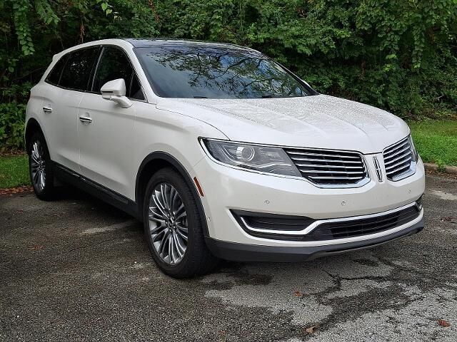 2017 Lincoln MKX Reserve — photo 1 of 8