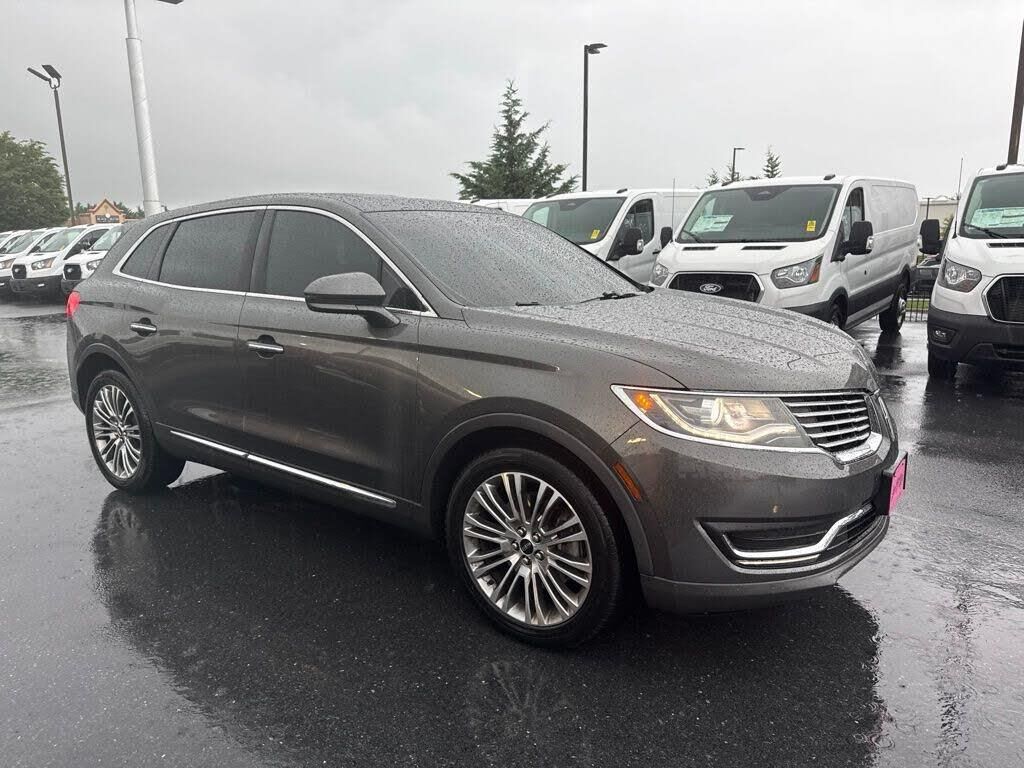 2017 Lincoln MKX Reserve — photo 1 of 3