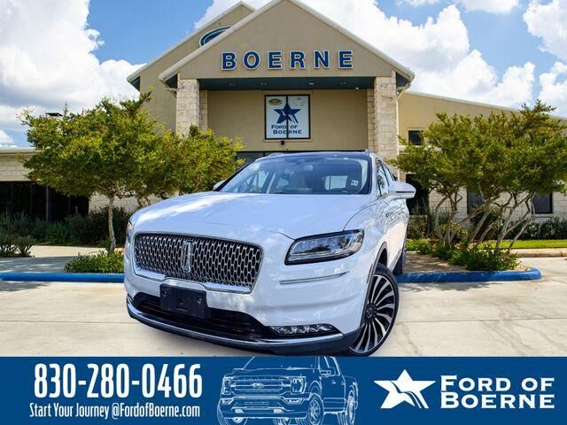 2022 Lincoln Nautilus Black Label — photo 1 of 26