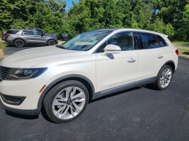 2016 Lincoln MKX Reserve — photo 1 of 13