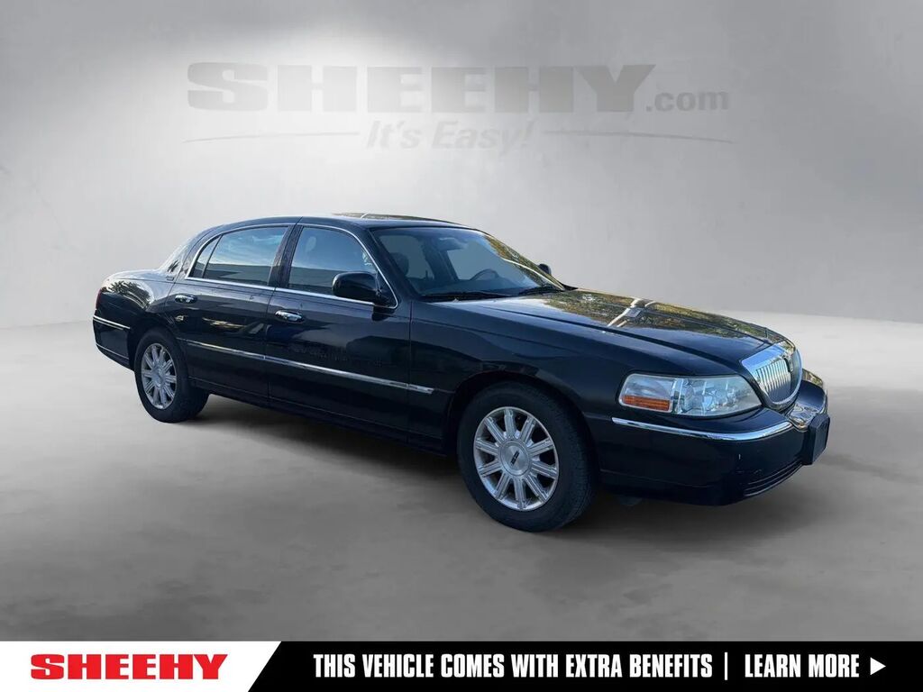 2009 Lincoln Town Car Signature Limited — photo 1 of 13