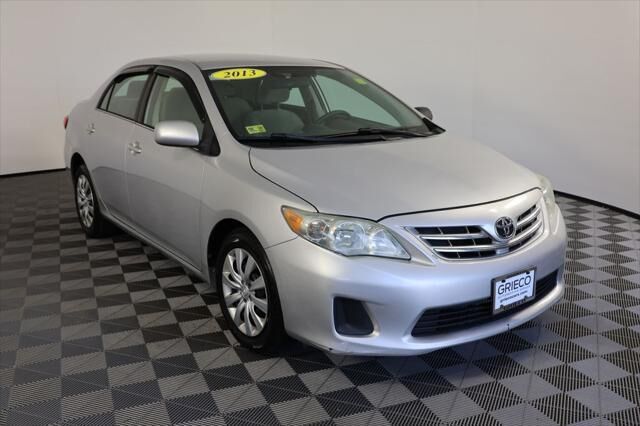 2013 Toyota Corolla LE — photo 1 of 13