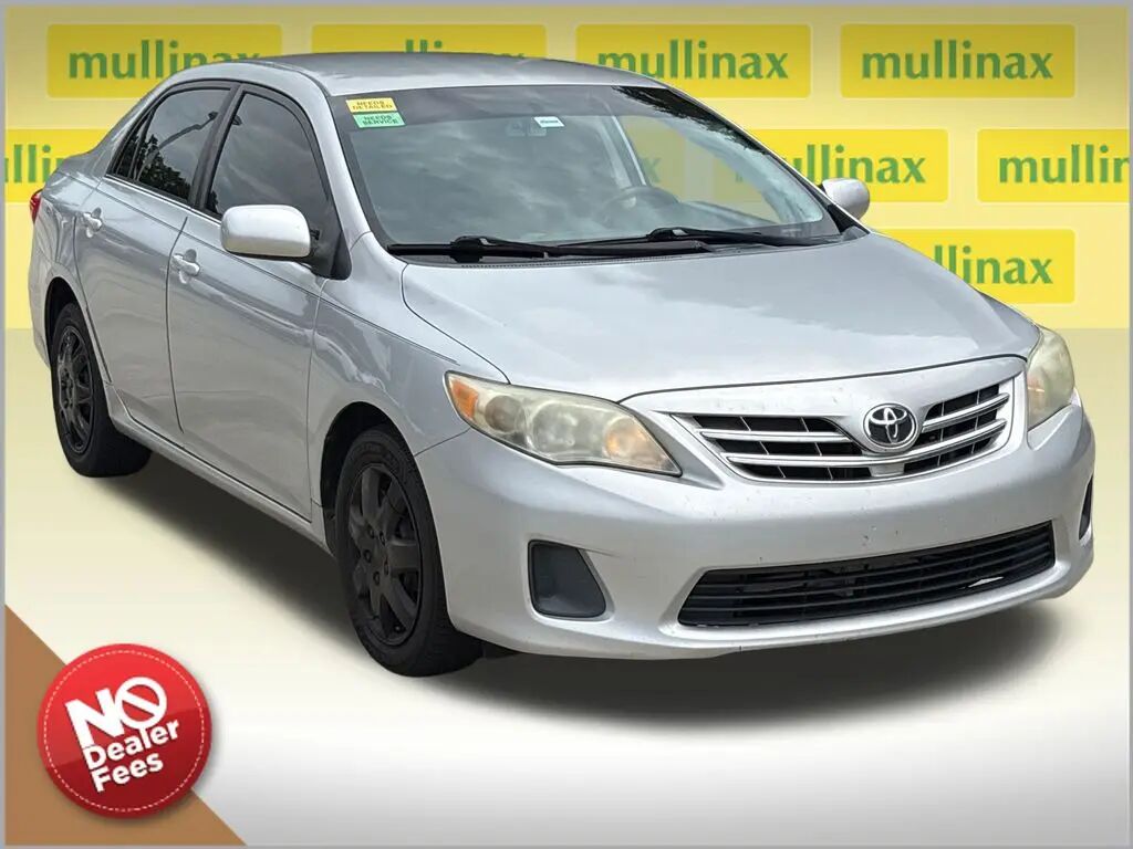 2013 Toyota Corolla LE — photo 1 of 26
