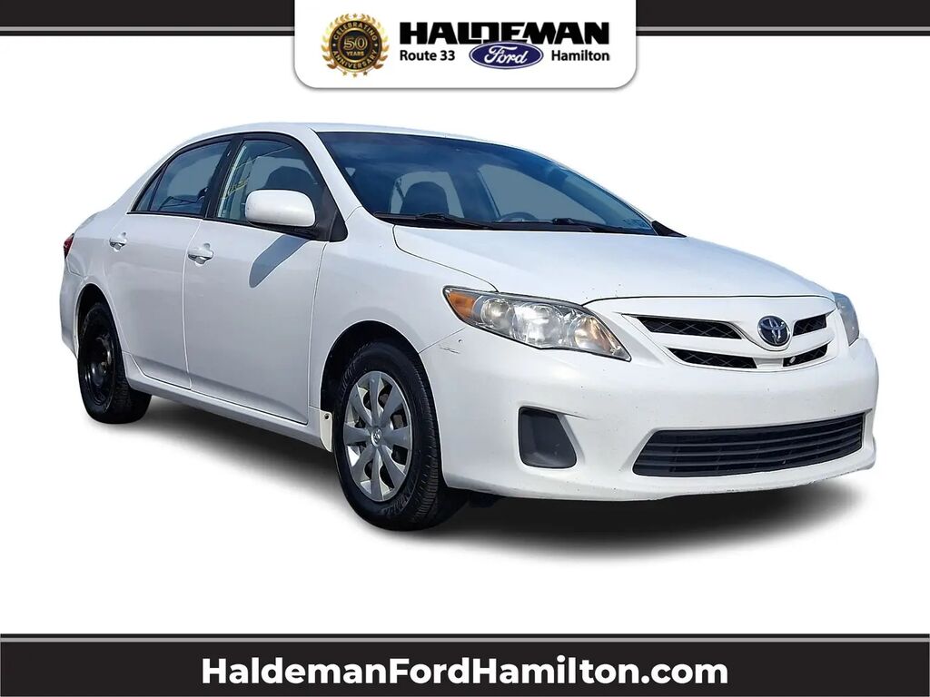 2011 Toyota Corolla LE — photo 1 of 13