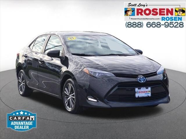 2017 Toyota Corolla LE — photo 1 of 13