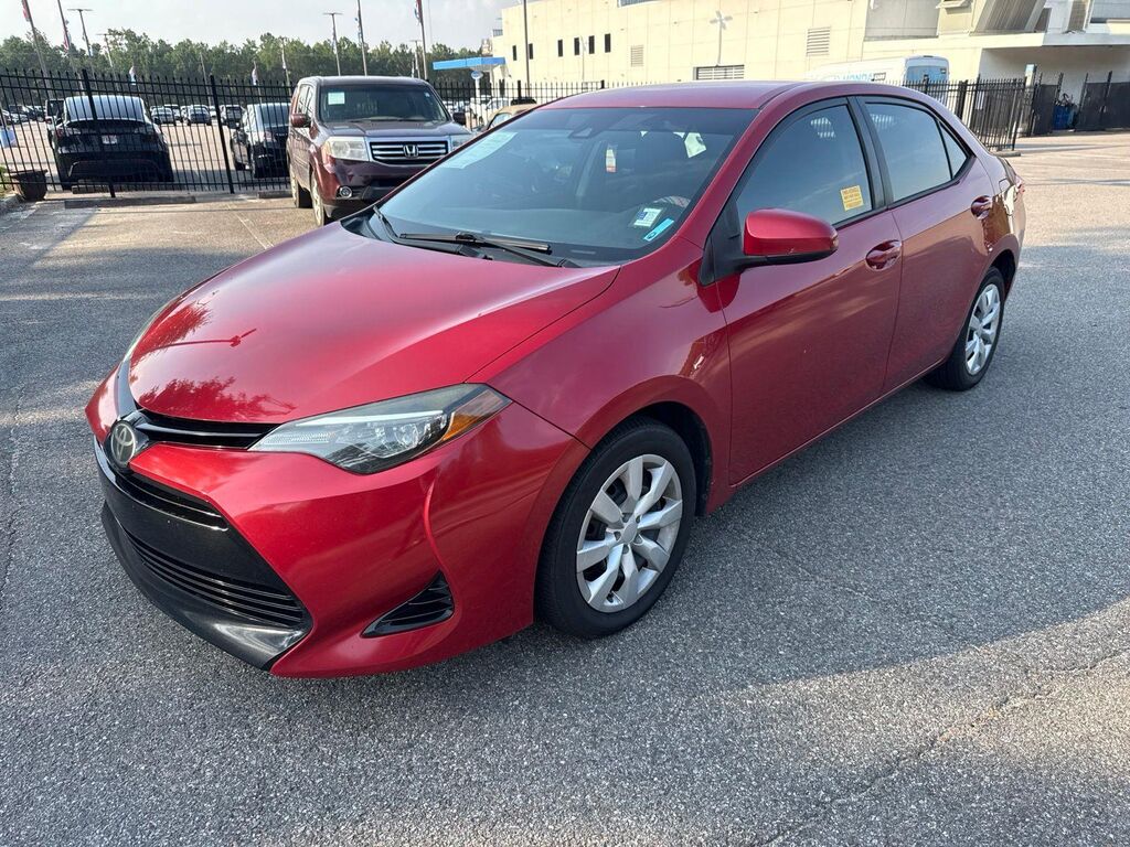 2018 Toyota Corolla LE — photo 1 of 13