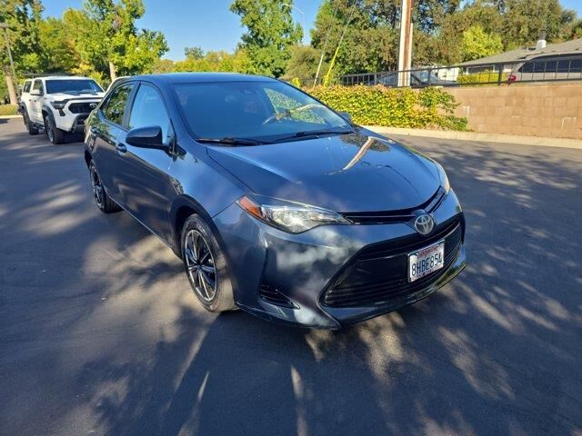 2018 Toyota Corolla LE — photo 1 of 1