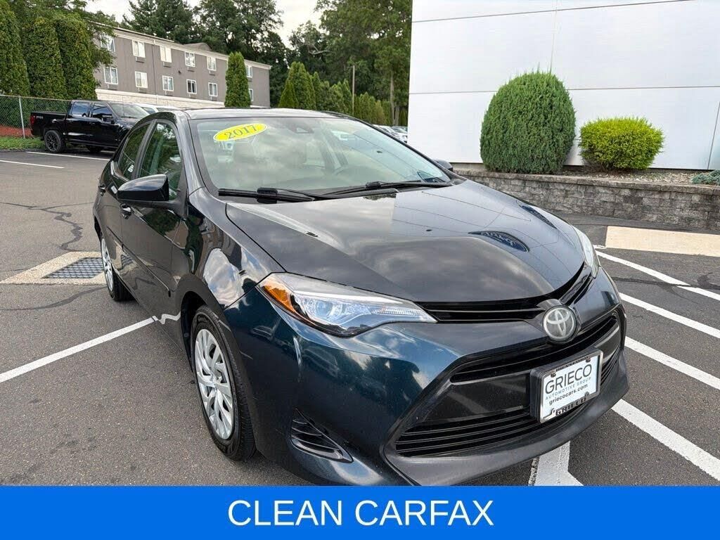 2017 Toyota Corolla LE — photo 1 of 1