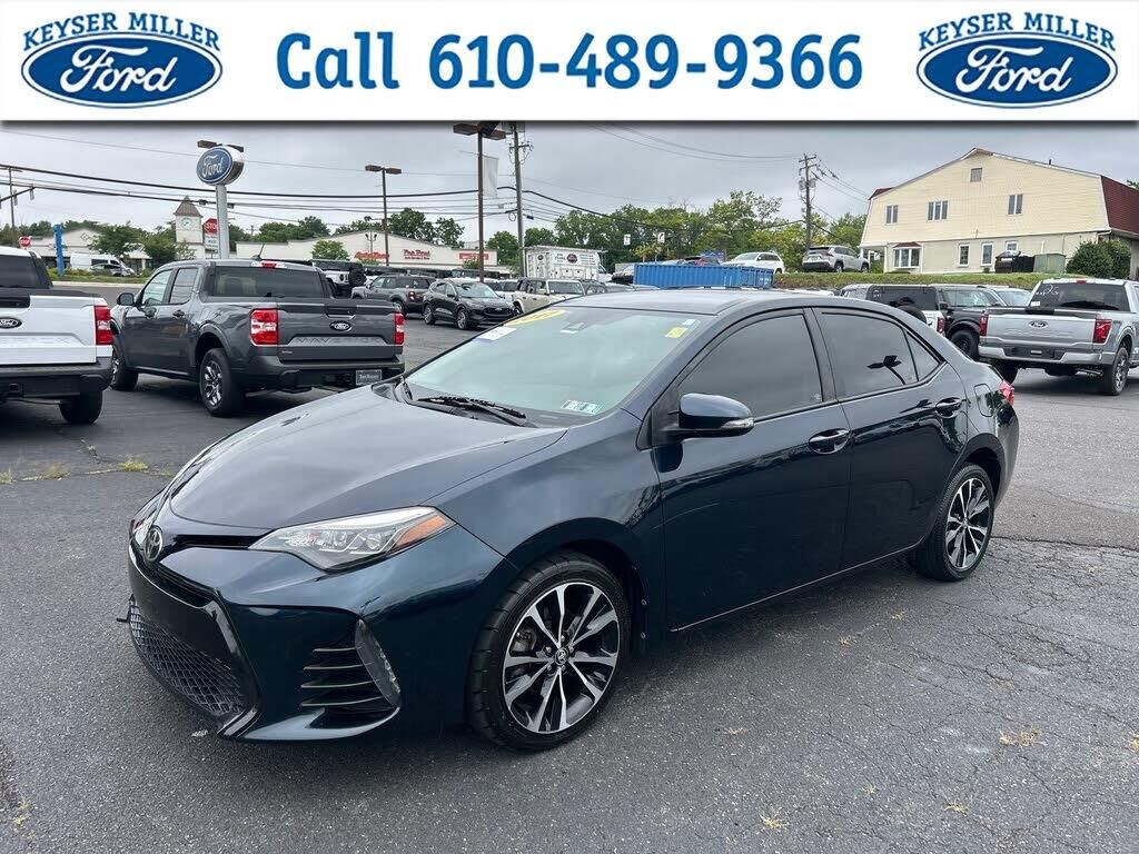 2017 Toyota Corolla SE — photo 1 of 1