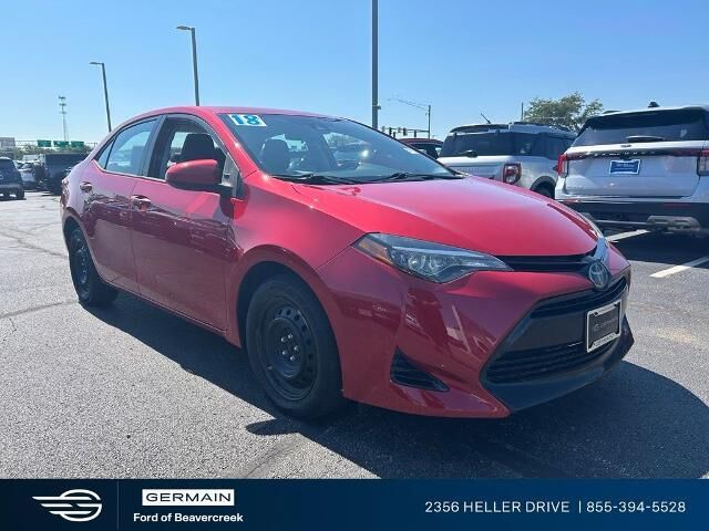 2018 Toyota Corolla LE — photo 1 of 3