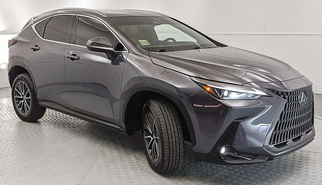 2023 Lexus NX 250 Base — photo 1 of 26