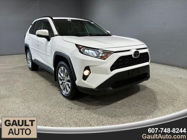 2020 Toyota RAV4 XLE Premium — photo 1 of 13