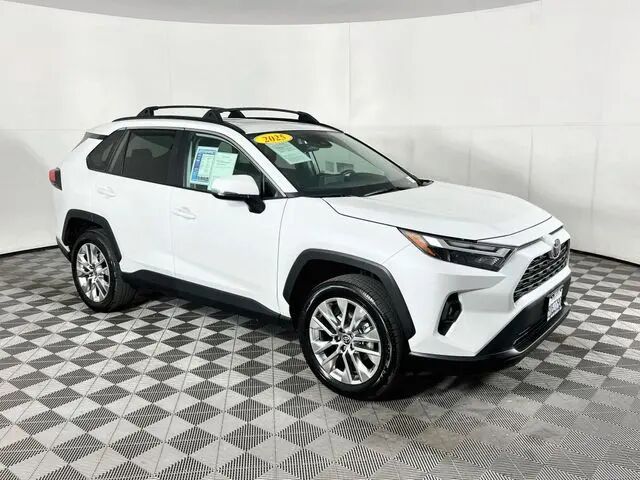 2025 Toyota RAV4 XLE Premium