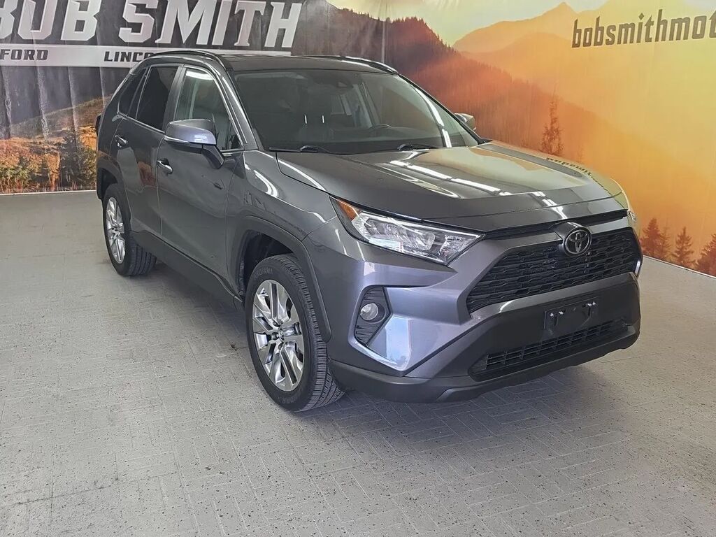 2019 Toyota RAV4 XLE Premium — photo 1 of 13