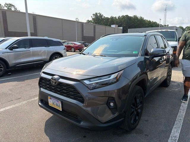 2023 Toyota RAV4 XLE Premium — photo 1 of 3
