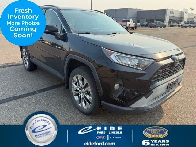 2021 Toyota RAV4 XLE Premium — photo 1 of 36