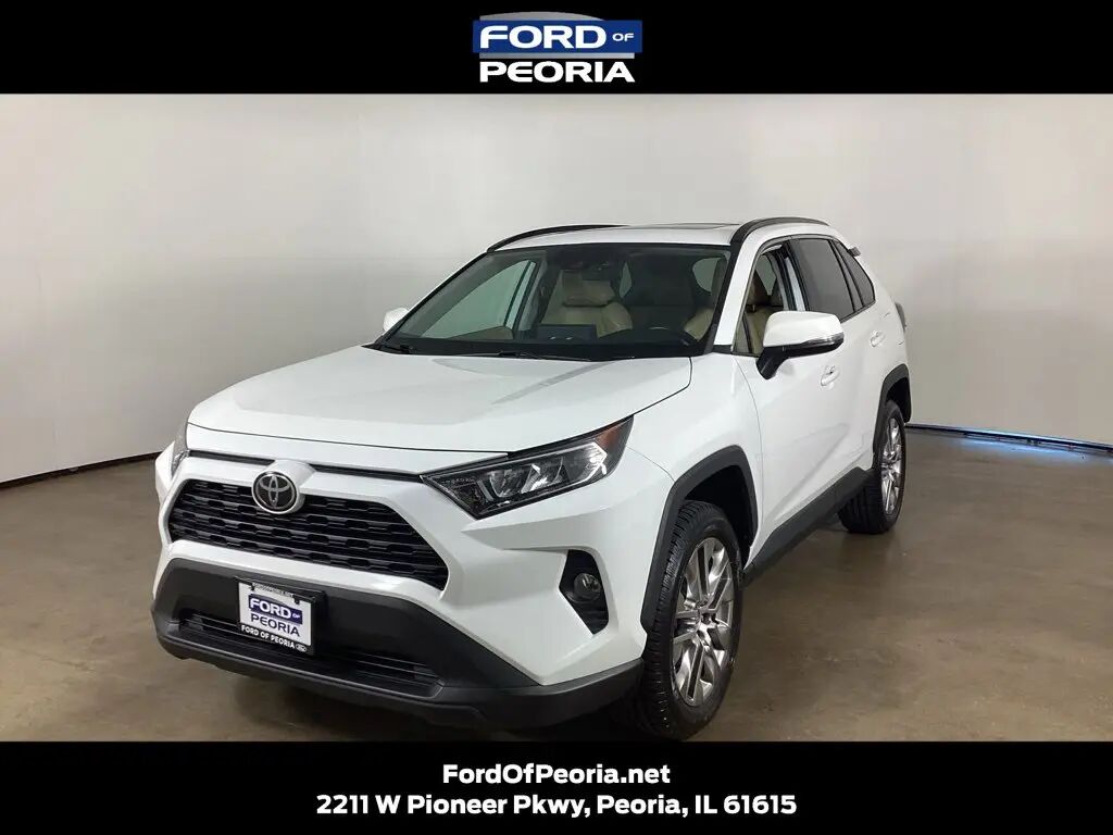 2020 Toyota RAV4 XLE Premium — photo 1 of 13