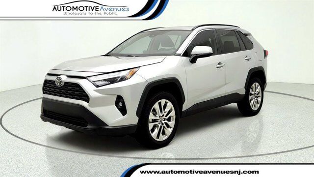 2025 Toyota RAV4 XLE Premium