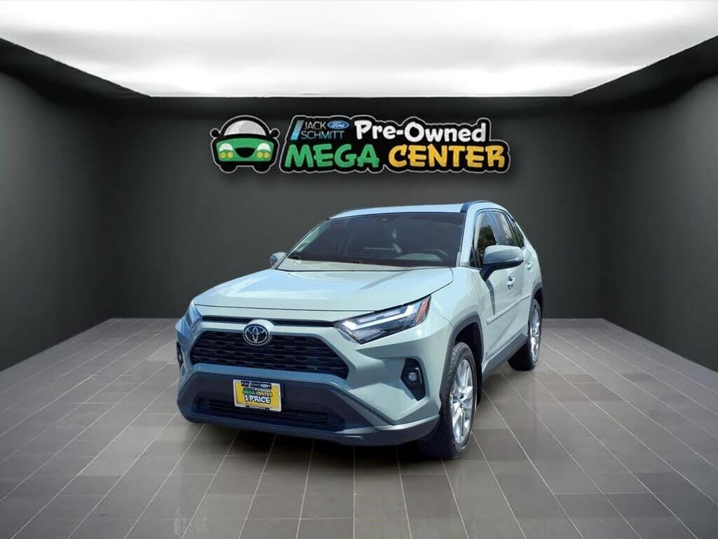 2022 Toyota RAV4 XLE Premium — photo 1 of 2