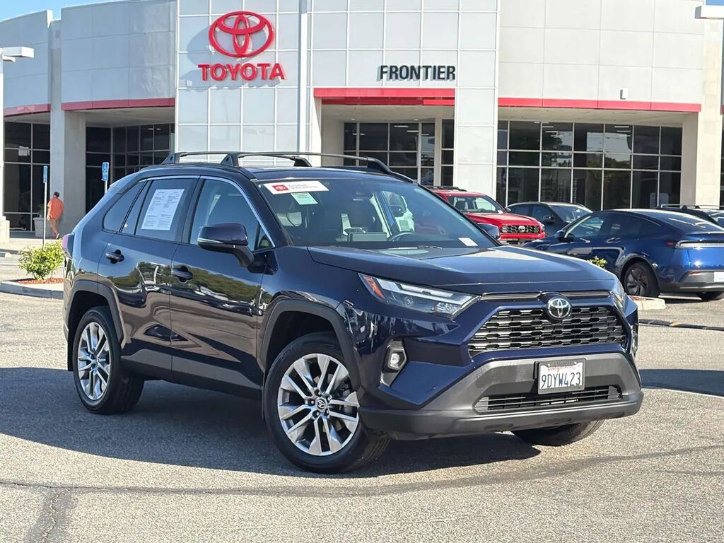 2022 Toyota RAV4 XLE Premium — photo 1 of 13
