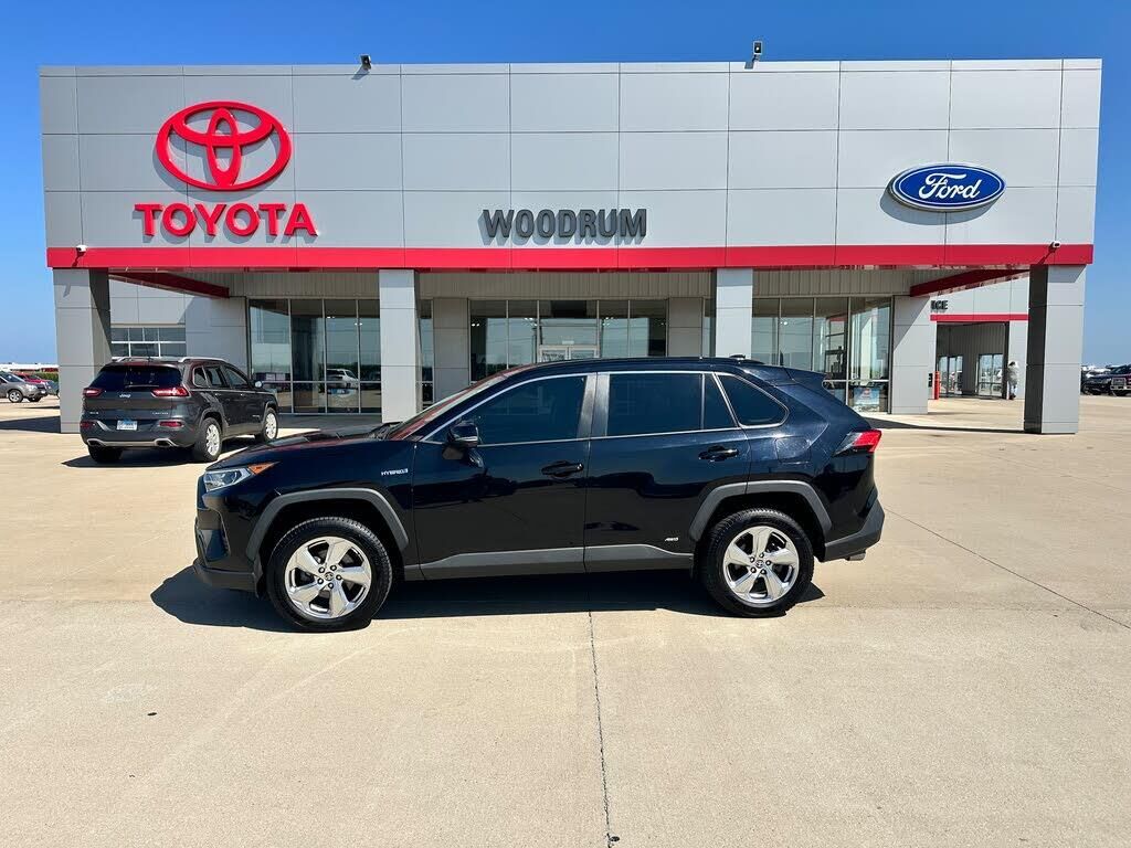 2021 Toyota RAV4 Hybrid XLE Premium — photo 1 of 1