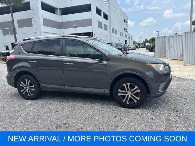 2017 Toyota RAV4 LE — photo 1 of 6
