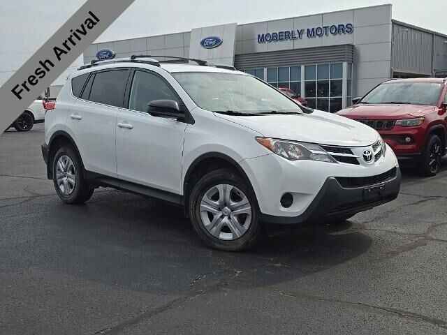 2014 Toyota RAV4 LE — photo 1 of 2