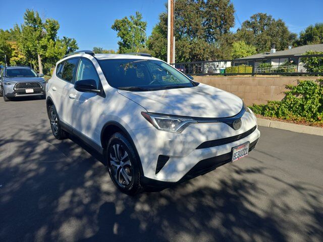 2018 Toyota RAV4 LE — photo 1 of 11