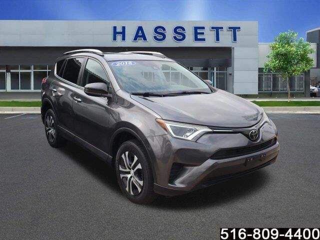 2018 Toyota RAV4 LE — photo 1 of 26