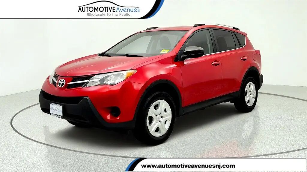 2015 Toyota RAV4 LE — photo 1 of 26